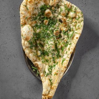 Naan z kolendrą