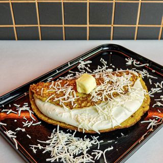 Cachapa con queso de mano y pollo