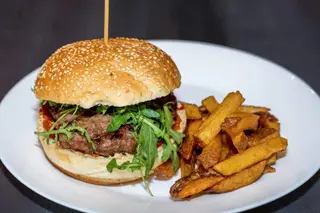 Bliskoistočni orašati vege burger
