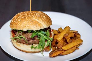 Bliskoistočni orašati vege burger