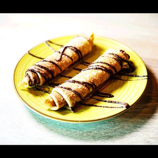 Clătite cu dulceață de afine