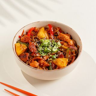 Soba cu pui in Sos Teriyaki