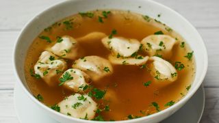 Rosół z kołdunami litewskimi