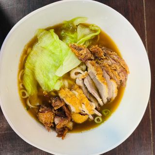 Sopa de fideo con pato asado（烤鸭面）
