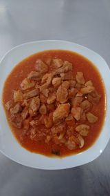 Carne con tomate recipiente de 1000cl 