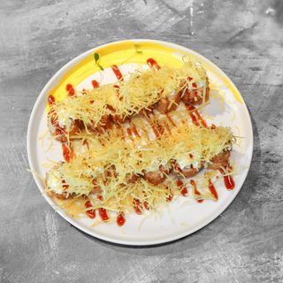 35. Sake maki fritto - 6 pezzi