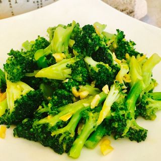 34. Brócoli salteado con ajo