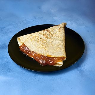 Palačinka sa džemom od kajsije