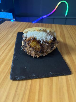 Arepa Pabellón (1 Ud.)