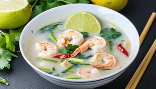 Tom kha z krewetkami