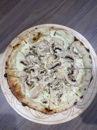 Пицца с курицей и грибами (32см)