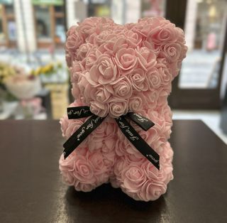 Miś z róż plastikowych 2
