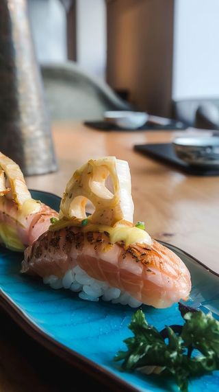 Nigiri salmón braseado (2 uds.)