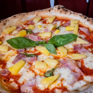 Pizza hawaiana Román style