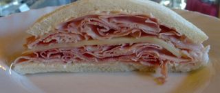 Tramezzino prosciutto cotto e formaggio