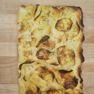 Patate e rosmarino  teglia 1/2 per due persone