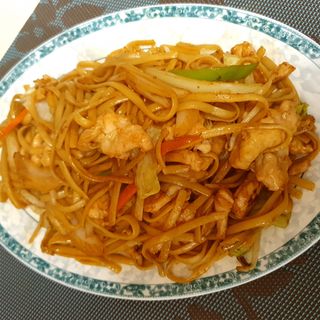 Tallarines Frito Con Pollo