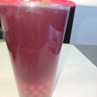 Bubble Tea De Frutas Del Bosque Y Bobas De Fresas (480 Ml.)