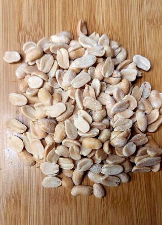 Orzeszki ziemne prażone, słone 100 g