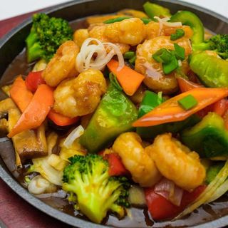 F10. Creveti pe plita incinsa/铁板虾/Shrimps on the hot plate