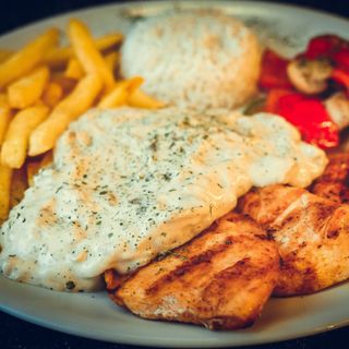 Piletina sa prelivom od gljiva