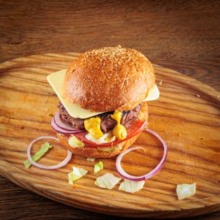 Beyond vege cheeseburger