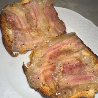 Bruschetta con pancetta di 'Cinta Senese'