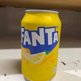 Fanta Limón lata 330ml.