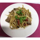 29.Pasta de udon con ternera