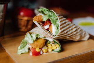 Tortilla z nuggetsami