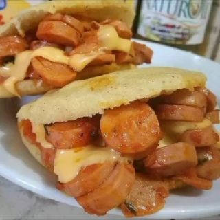 Arepa De Salchicha (1 Ud.)