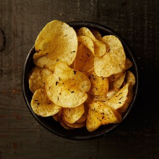 Chips con origano e peperoncino