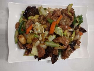 Телешко със зеленчуци (700г)