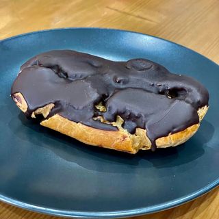 Еклер с домашен крем,залят с натурален шоколад