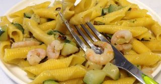 Garganelli gamberi e zucchine