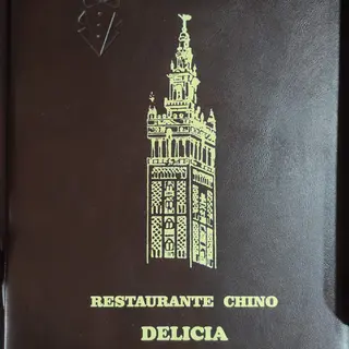 Rollo Primavera + Arroz Frito Tres Delicias + Tercer Plato A Elegir