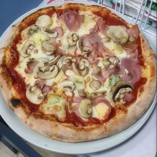Pizza Prosciutto E Fughi (33 Cm.)