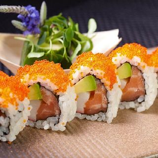 133 Uramaki De Salmón (8 Uds.)