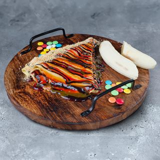 Banana split slatke palačinke