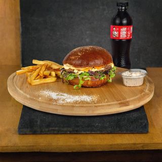 კლასიკური ბურგერის მენიუ