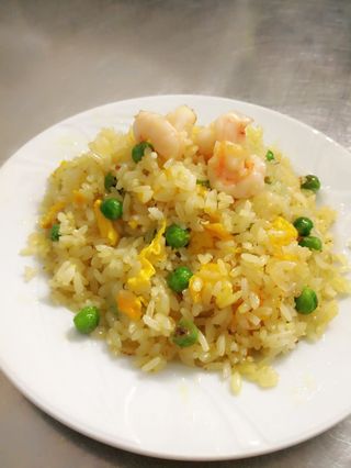 41 Riso saltato con gamberi 虾仁炒饭