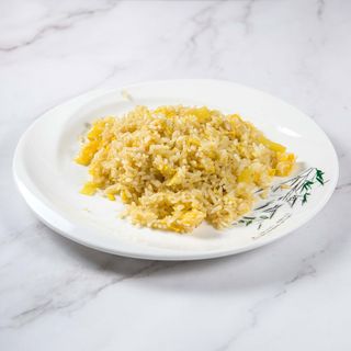 26 - Riso saltato con ananas e pinoli