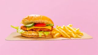 Бургер със свинско кюфте+ картофки