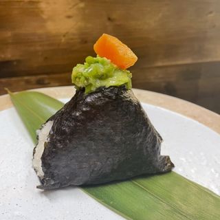 Onigiri de Salmón y Aguacate