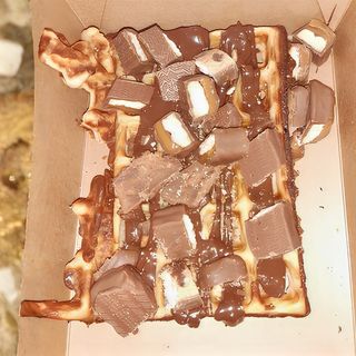 Gaufre Au Choix( kinder/oreo/kitkat/snickers)