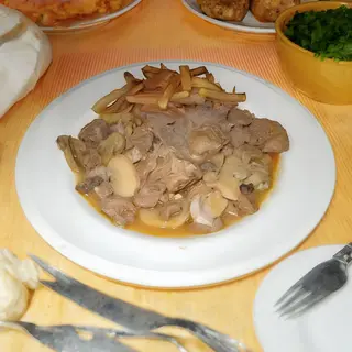212. Ternera Con Champiñones