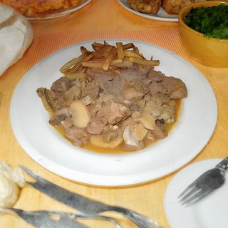 212. Ternera Con Champiñones
