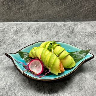 11 Nighiri sake avocado