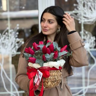 Композиция из тюльпанов в корзине - #54 