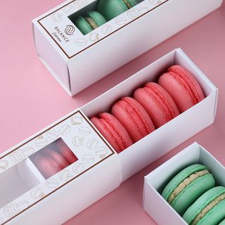 ვარდისფერი მაკარუნის ყუთი